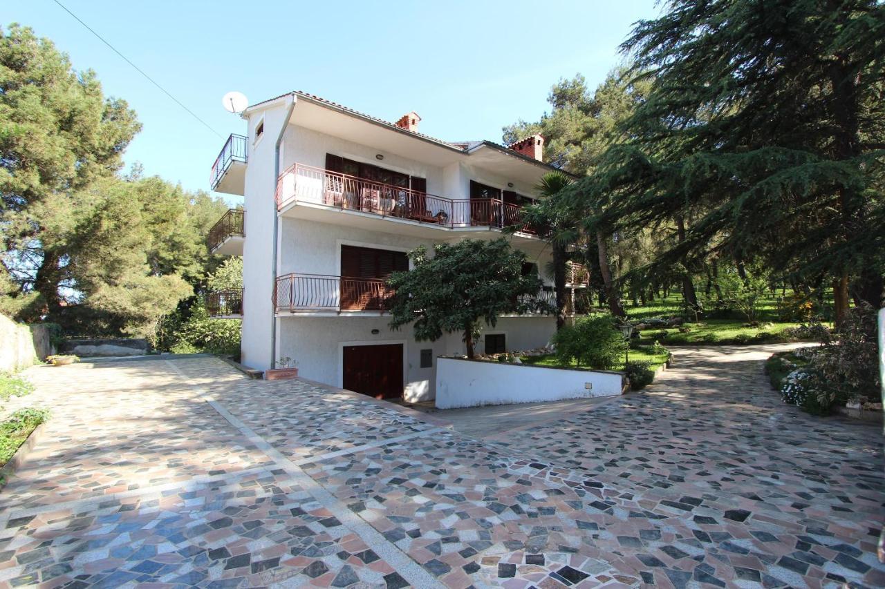 Apartment Clementina Visnjan Exterior photo